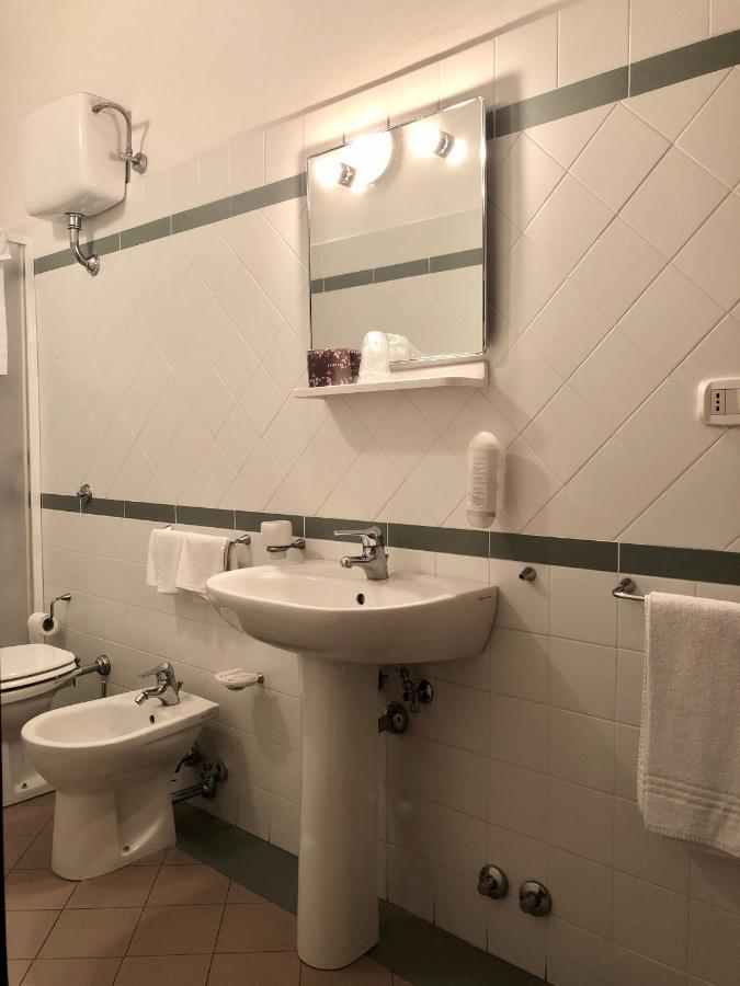 Отель Residenza Pitigliano Gens Petilia - Nuova Gestione Экстерьер фото